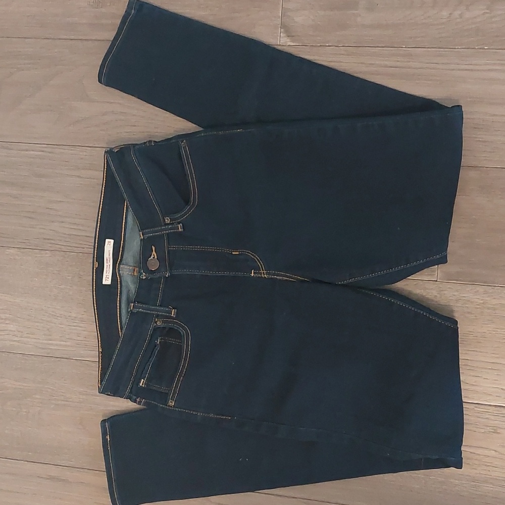 Levi's Jeans - Picture 2 of 3